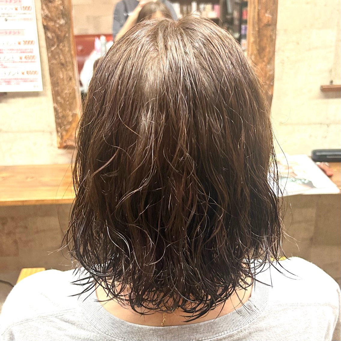 ミディアム カラー パーマ クリヤマ ナナコのヘアスタイル