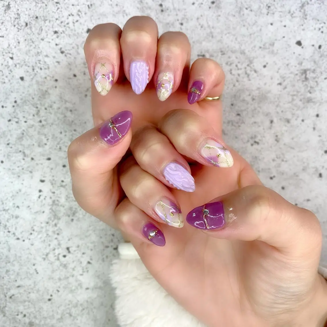 ミディアム カラー パーマ ヘアアレンジ メンズ キッズ ネイル マツエク・マツパ アイブロウ パープルカラー パープル 冬ネイル ハンドネイル Salon Ｋのネイルデザイン