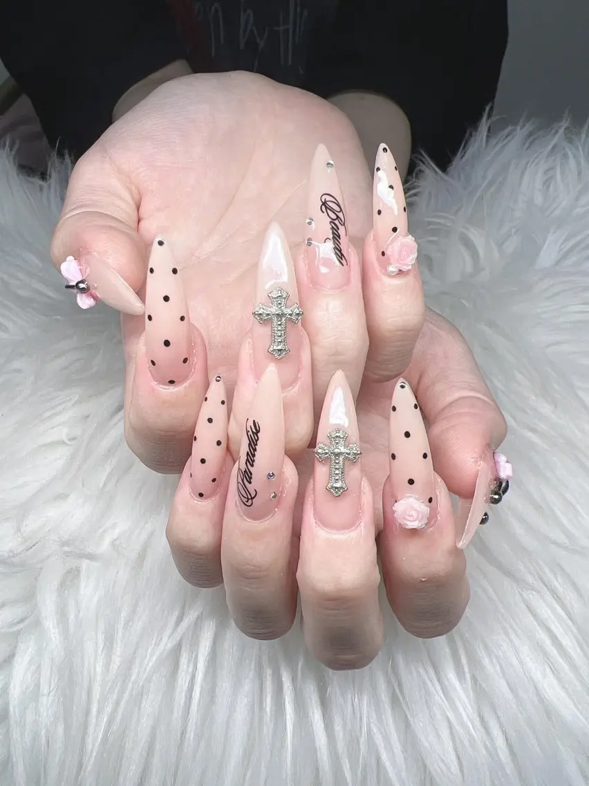 ネイル Lee Nailsのネイルデザイン