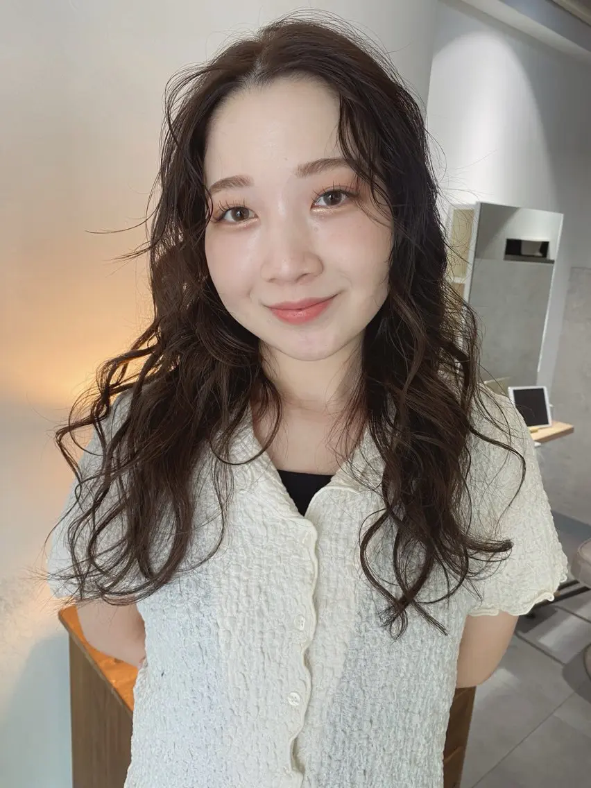 ロング サトウ ナナのヘアスタイル