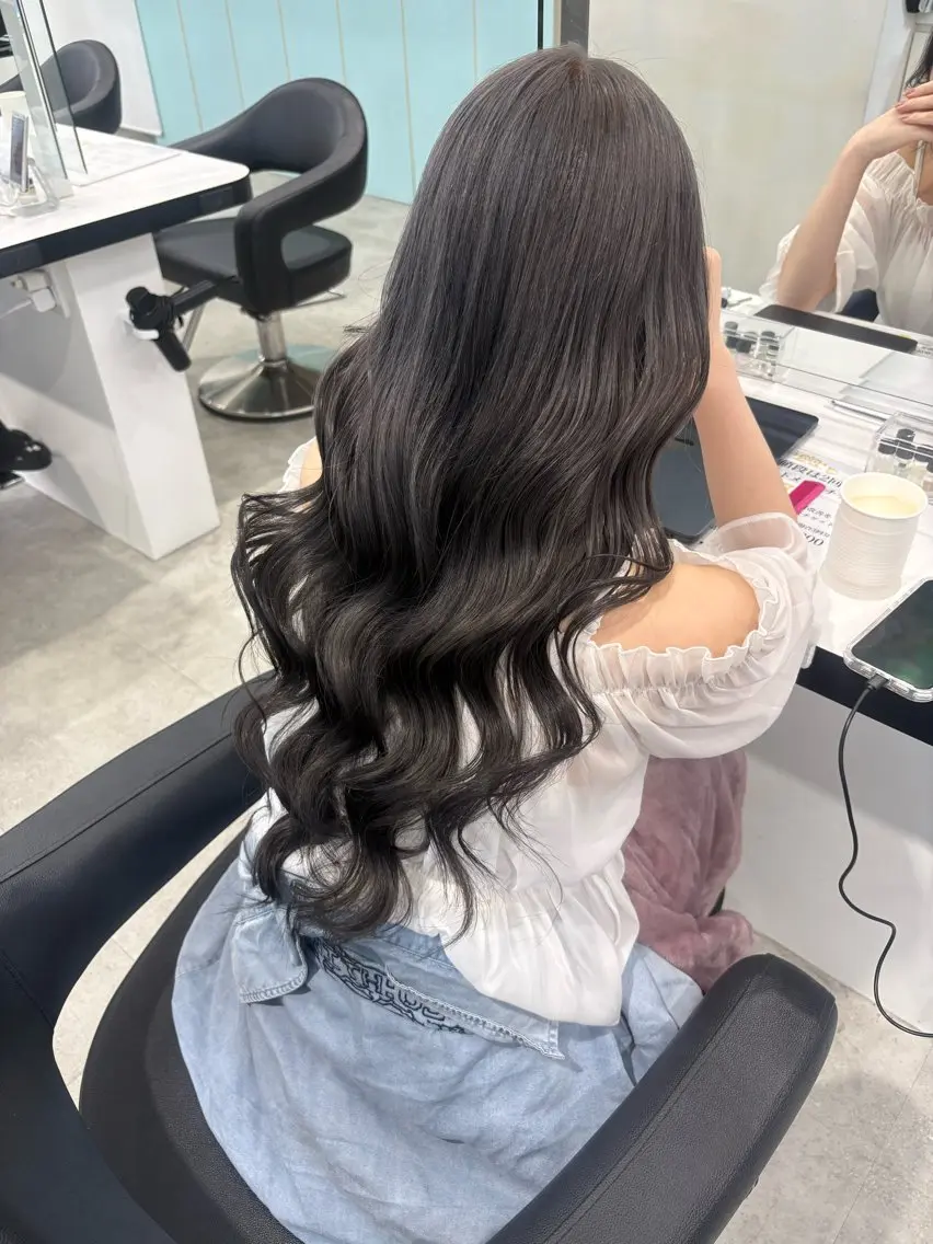 ロング カラー ヘアカラー トリートメント 韓国風艶カラー🪽 yuuna🪽🍨のヘアスタイル
