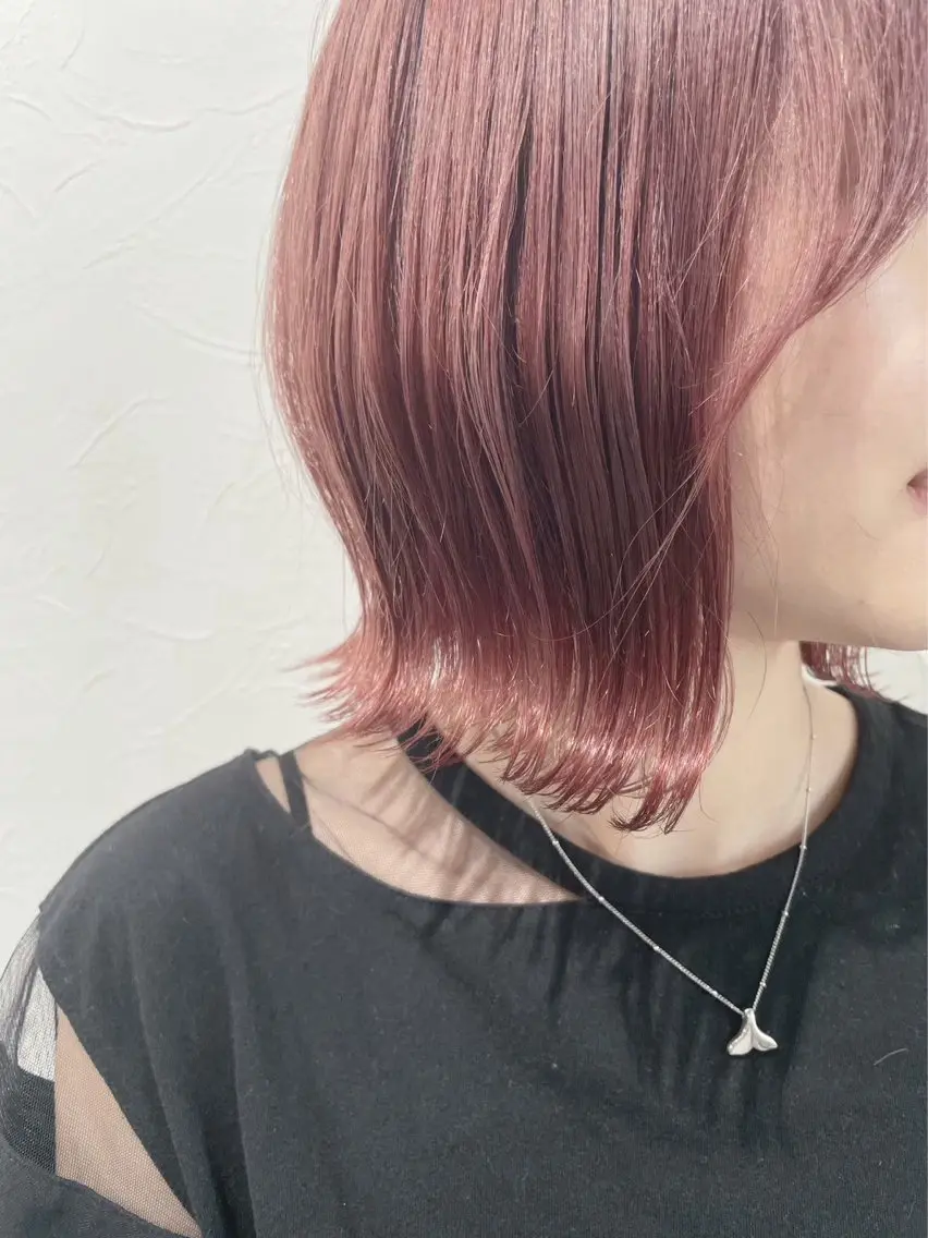 ミディアム カラー ピンクカラー レッドカラー SHOEI／艶カラー /レイヤーカットのヘアスタイル