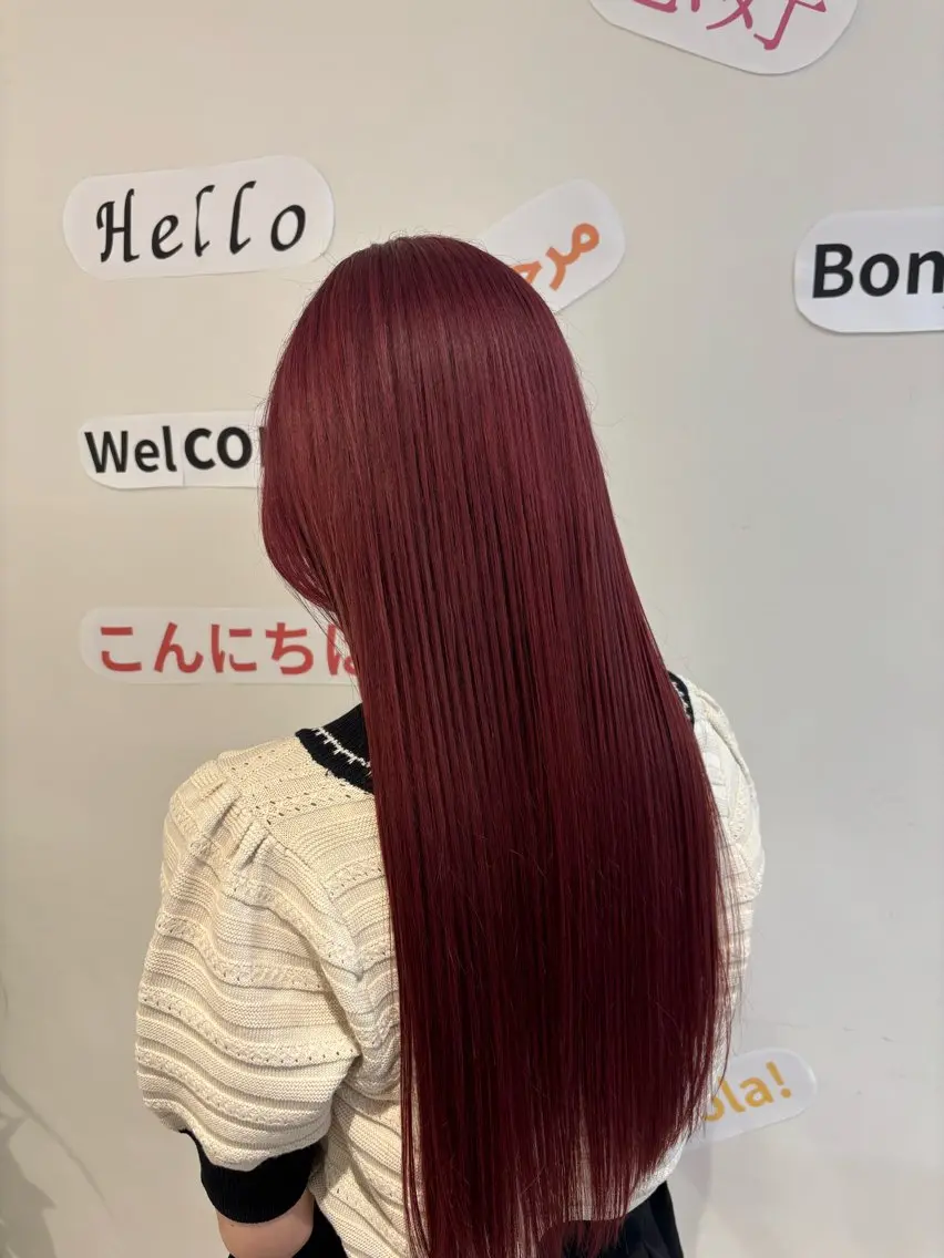 ロング カラー ブリーチ ピンクカラー レッドカラー 柏木 彩夏のヘアスタイル