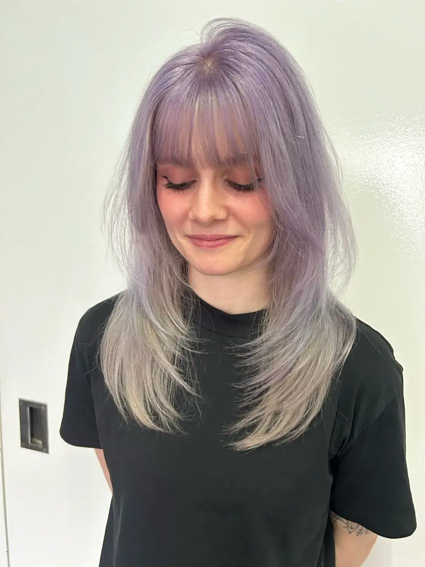 ロング カラー パープルカラー レイヤーカット カット ヘアカラー トリートメント ひかりダブルカラー/ レイヤー/ボブパーマのヘアスタイル