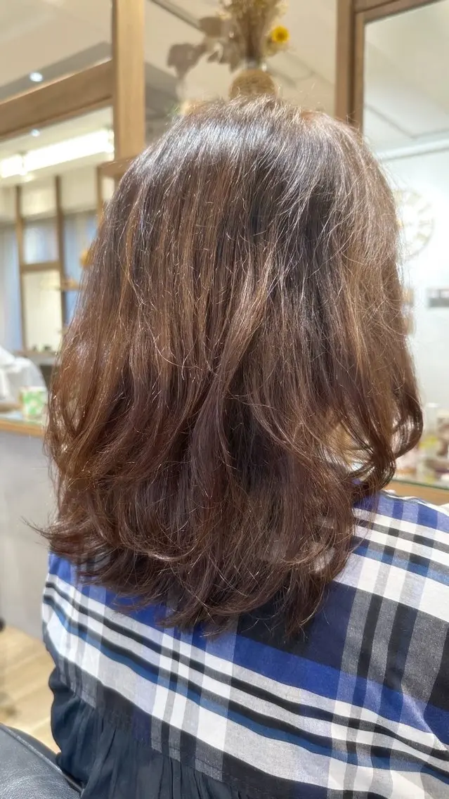 ミディアム レイヤーカット カット ヘアカラー 石原 麻菜のヘアスタイル