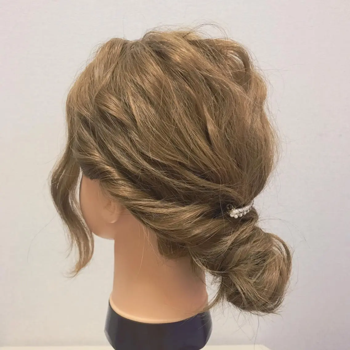 セミロング ヘアアレンジ お団子ヘア Satsuki ✂︎♡のヘアスタイル