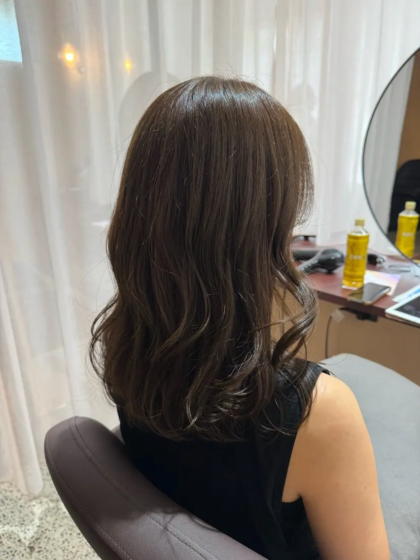 ミディアム カット ヘアカラー 【YOKE】　西田 乃那のヘアスタイル