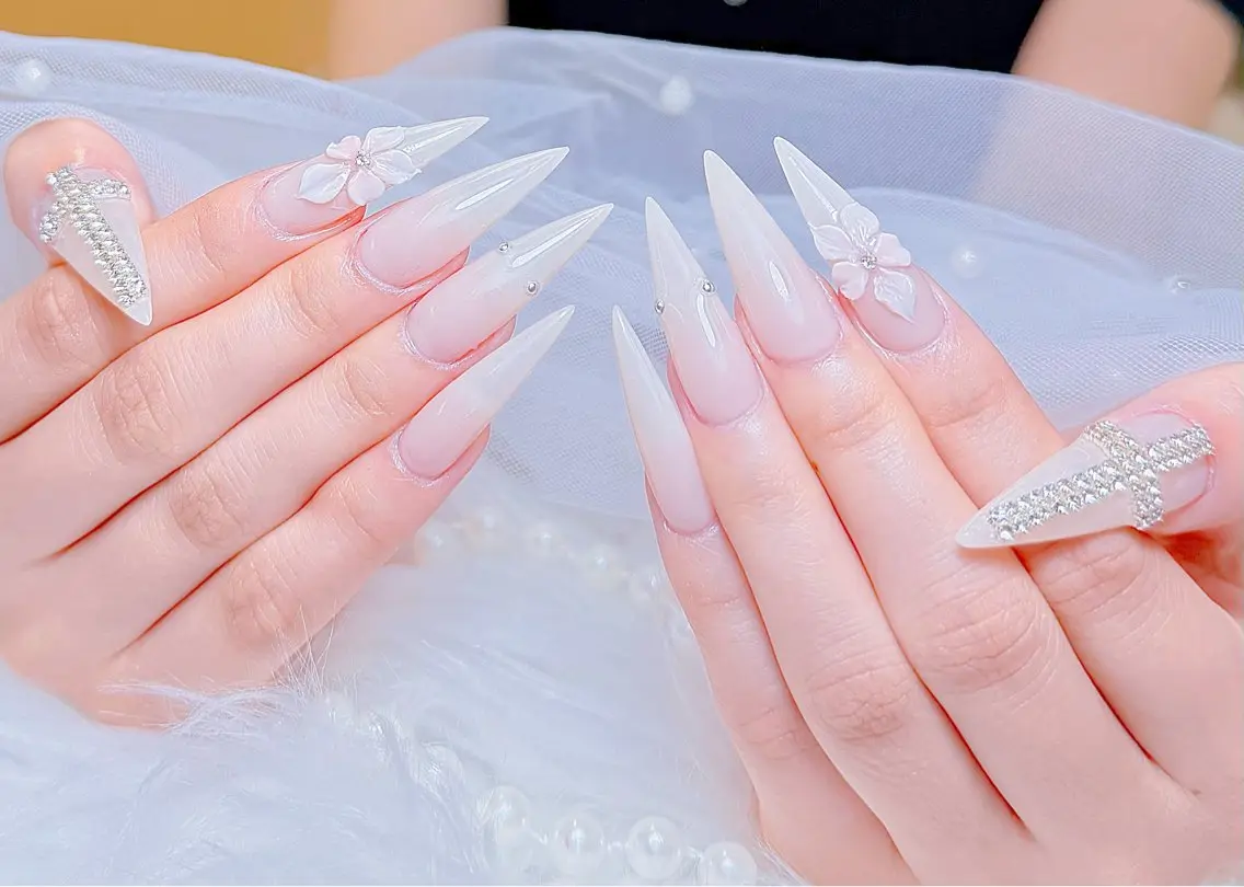 ネイル チークネイル 長さ出し フラッシュネイル フレンチネイル グラデーション ハンドネイル AN NAIL 高田馬場のネイルデザイン