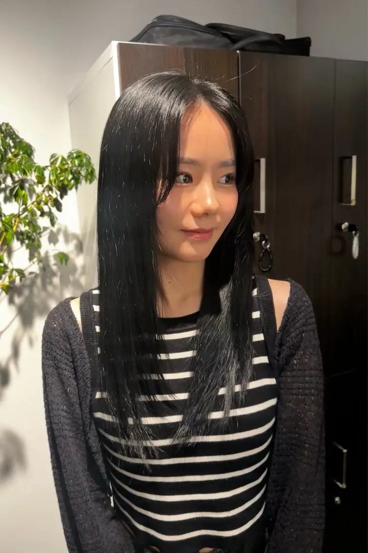 ロング カラー 黒髪 西 美羽のヘアスタイル