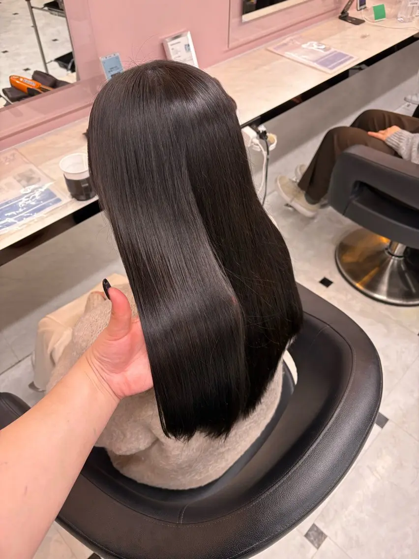 ロング 透明感ベージュカラー 🪞上野🪞AIのヘアスタイル