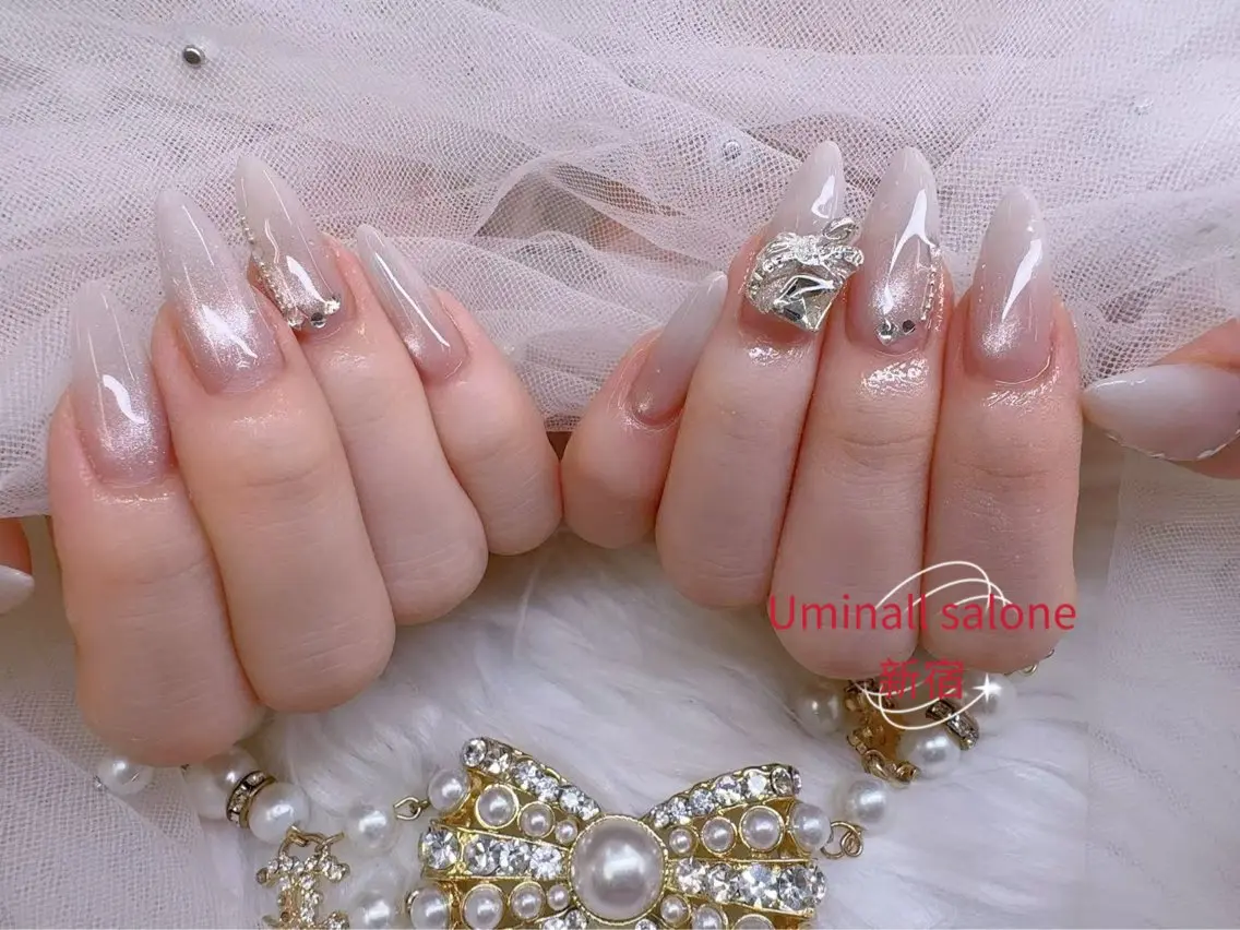 ネイル UMI ネイルサロン新宿🎀のネイルデザイン