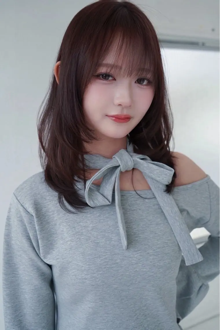 ミディアム 小笠原 愛菜のヘアスタイル