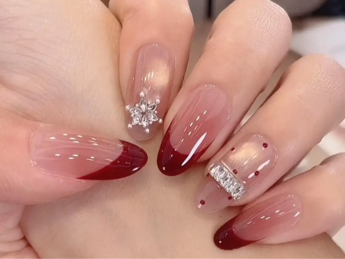 ネイル アートネイル オーロラネイル チークネイル フレンチネイル ガラスフレンチ ハンドネイル 🎀🎀YooLi Nail Salonのネイルデザイン