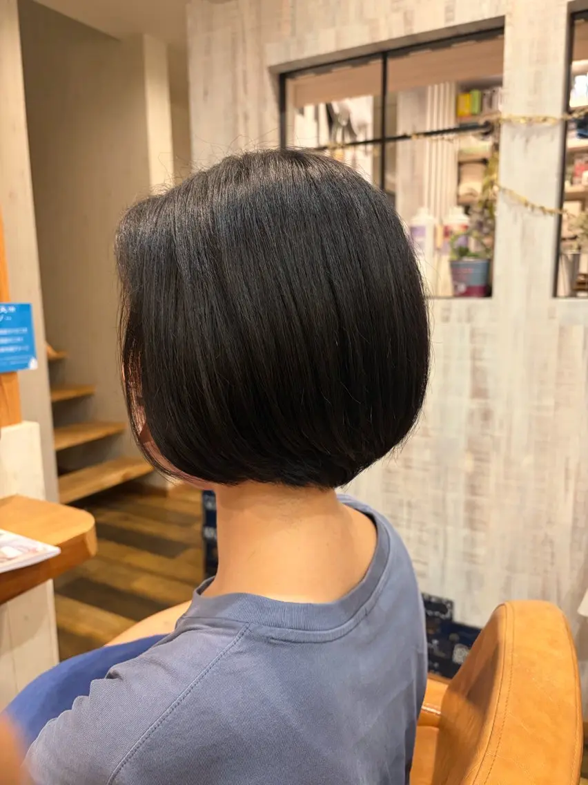 ミディアム ボブ カット LeR 彩花のヘアスタイル