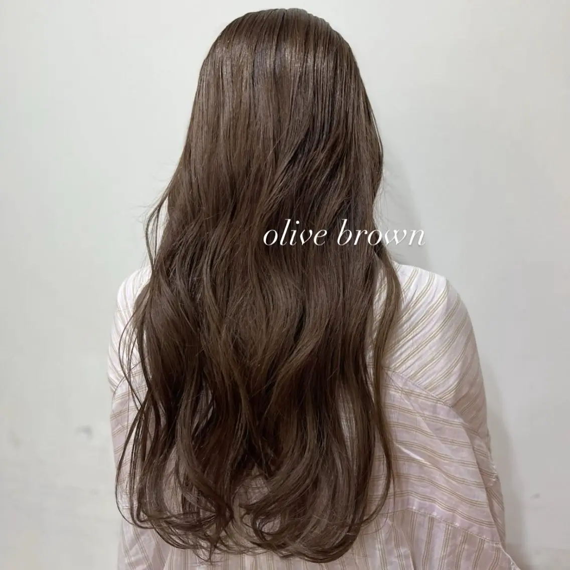 ロング カラー ベージュカラー オリーブベージュ カット ヘアカラー トリートメント 透明感カラー／ 艶感カラー／RAMUのヘアスタイル