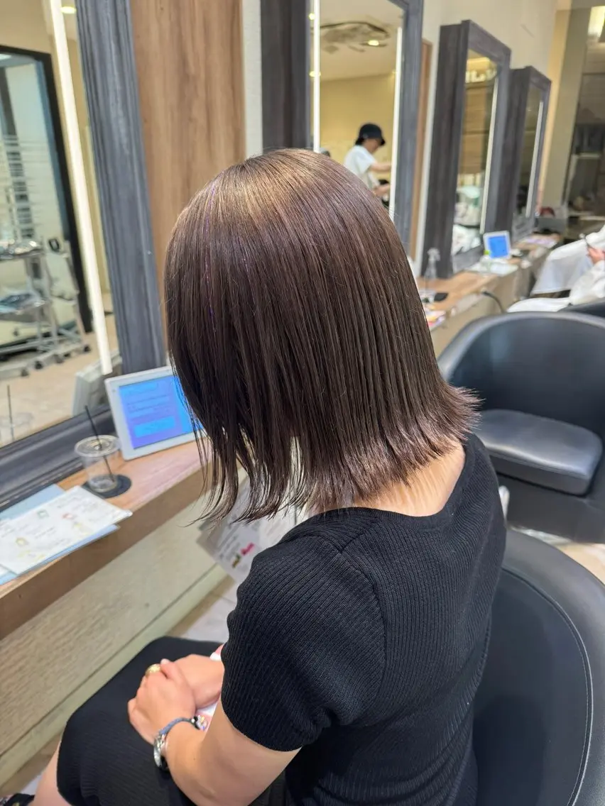 ミディアム カラー さら艶レイヤーカット 🩶Suzuneのヘアスタイル