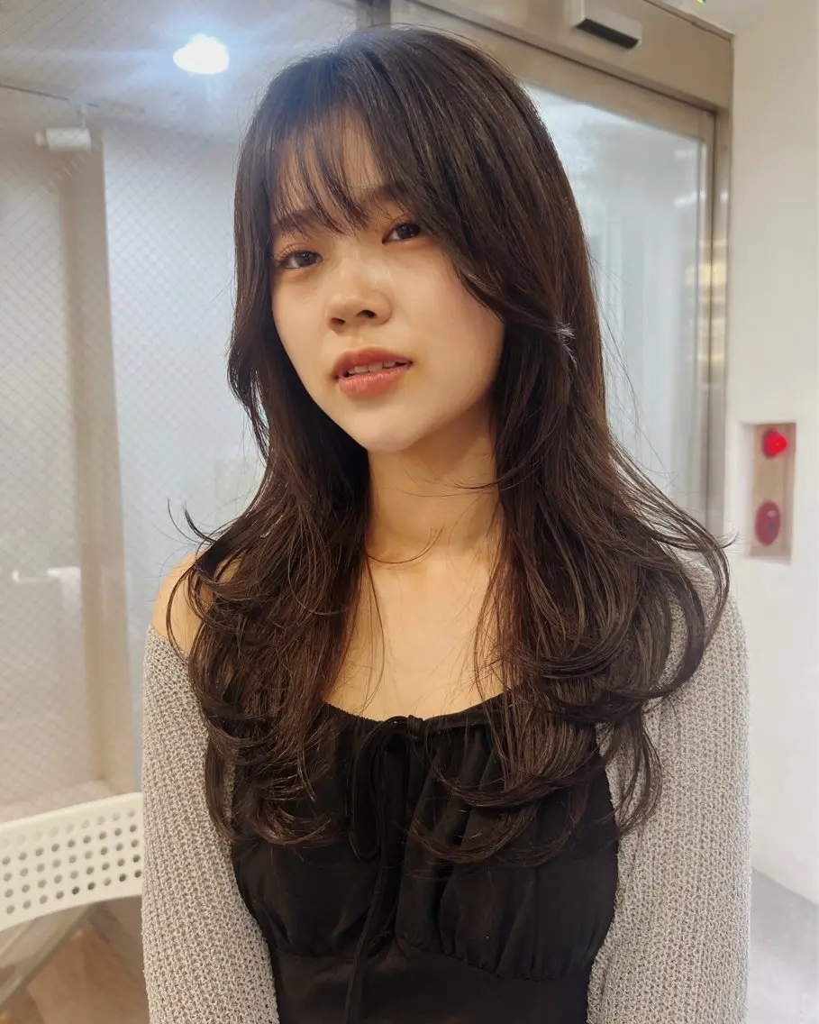 セミロング カラー パーマ ヘアアレンジ くびれヘア 顔まわりレイヤー 韓国風ヘア くびれレイヤー レイヤーカット ショートヘア原宿 fifth コシのヘアスタイル