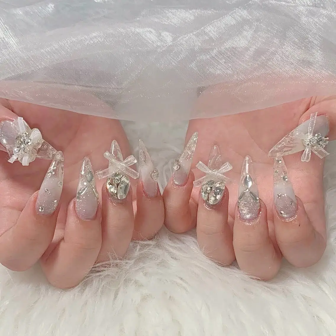 ネイル オーロラネイル クリアネイル 成人式 フラッシュネイル ジェルネイル ハンドネイル Amee Nail Salonのネイルデザイン