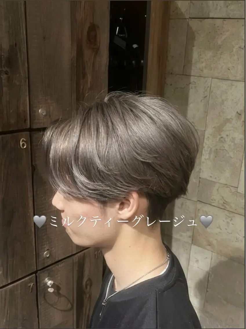ショート カラー ヘアアレンジ メンズ メンズブリーチ ブリーチ ケアブリーチ グレージュ ミルクティーグレージュ ヘアカラー 𝑹𝒆𝒊𝒚𝒂 🥀/名駅/艶カラーのヘアスタイル