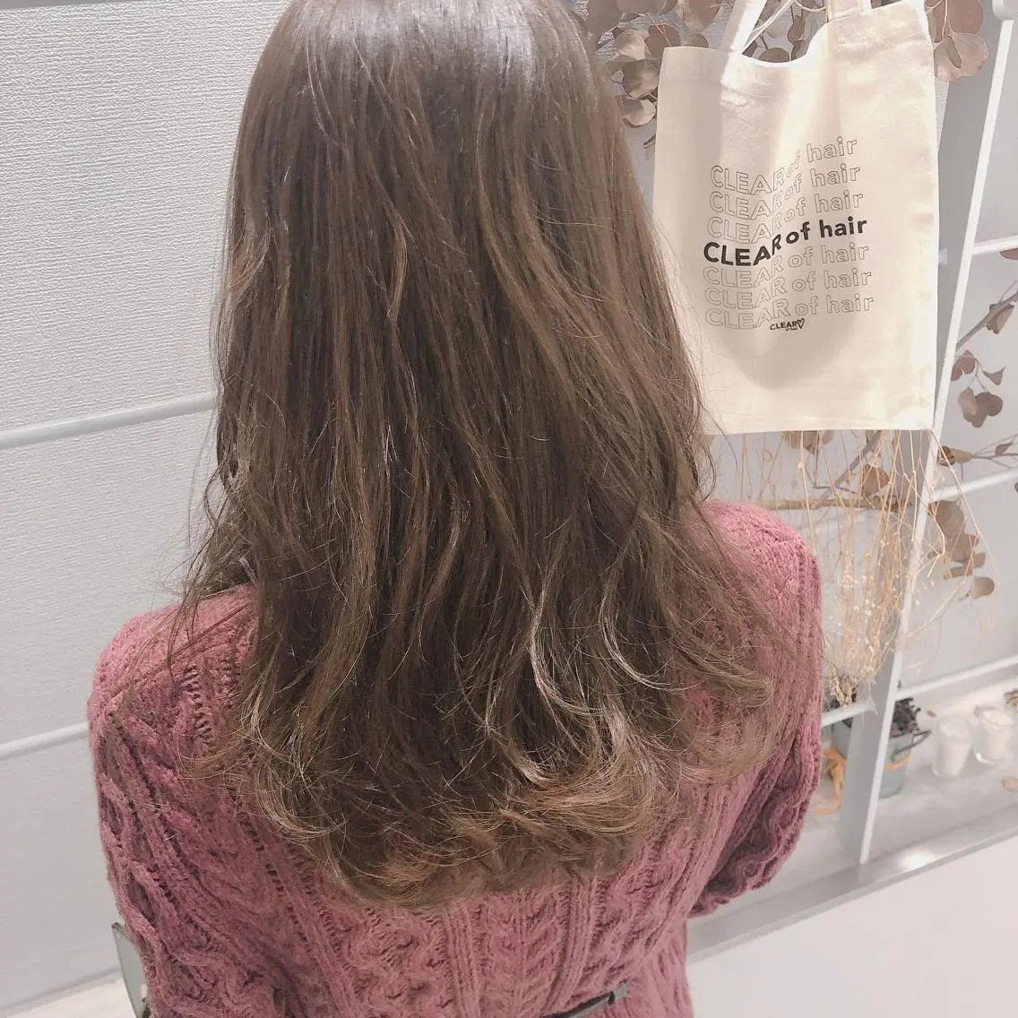 ロング カラー グレージュ ロング 柏木 彩花のヘアスタイル
