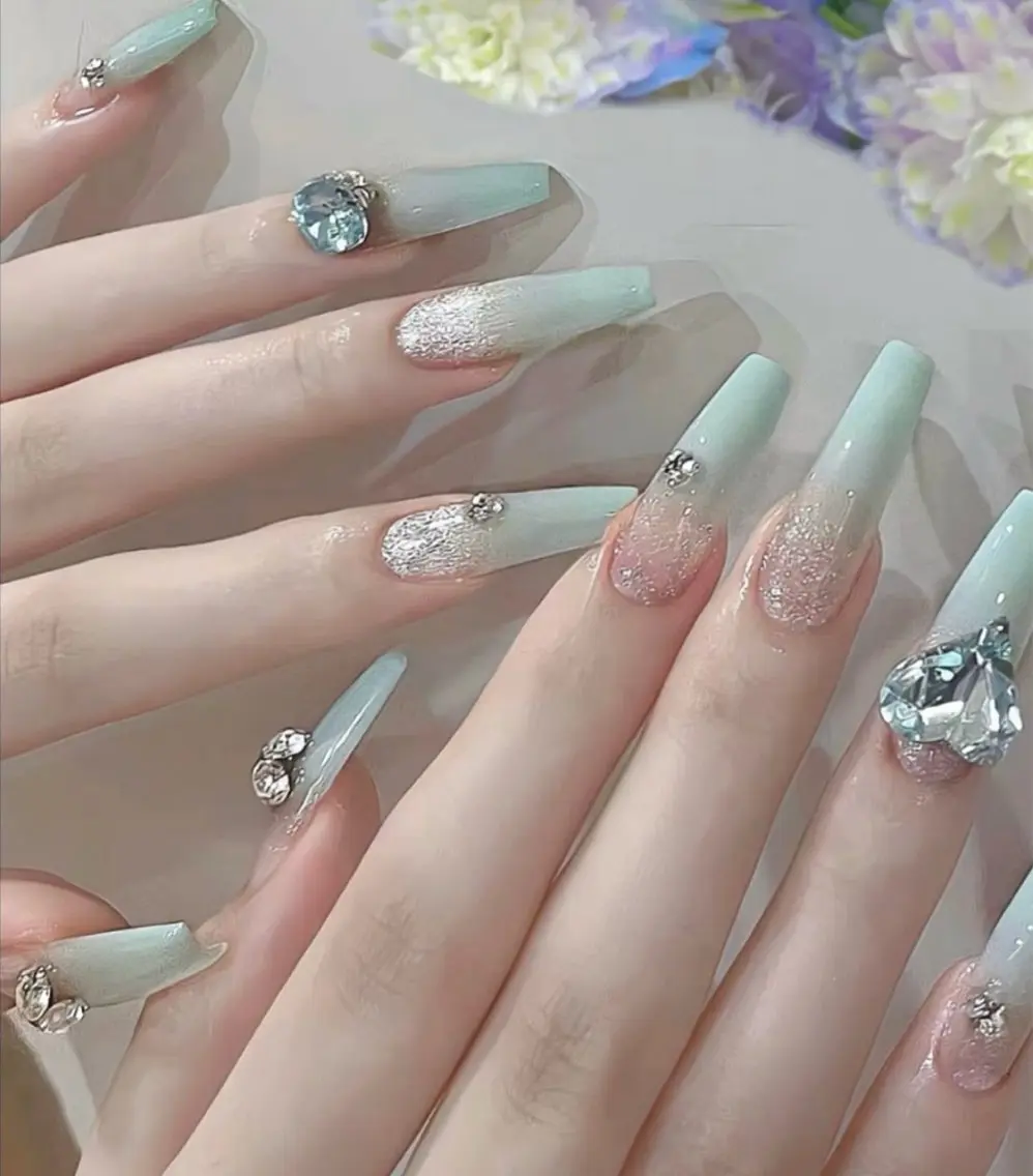 ネイル ハンドネイル queen nail 新宿店のネイルデザイン