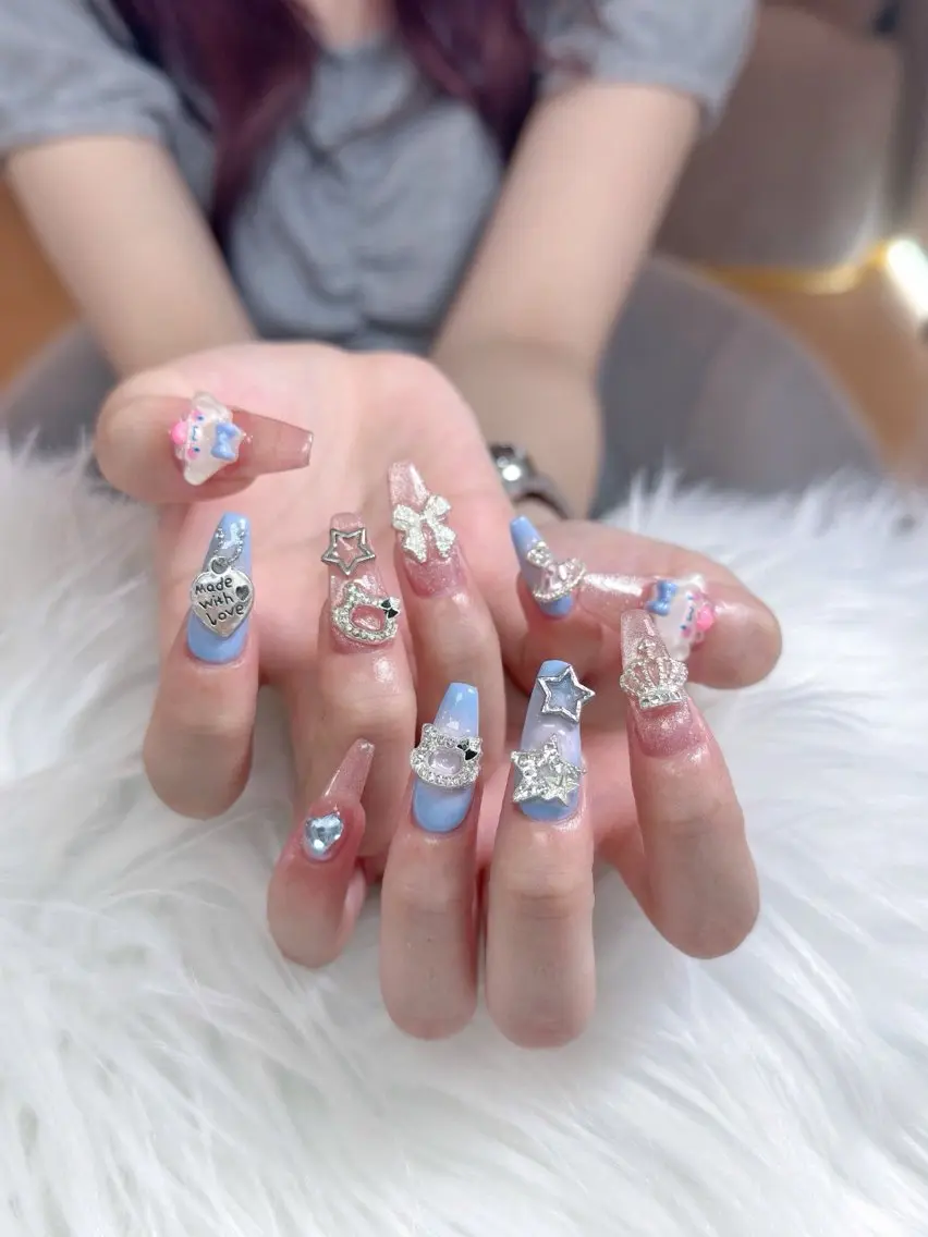 ネイル アートネイル フラワーネイル フレンチネイル ジェルネイル グラデーション ハンドネイル Ryu Nail NekoChanのネイルデザイン