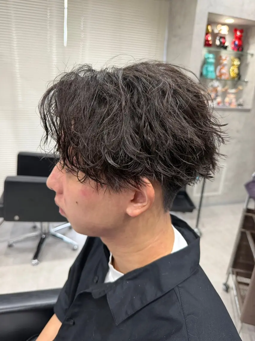 ショート パーマ メンズ メンズパーマ 波巻きパーマ カット パーマ ユウ🪄 パーマ指名No1のヘアスタイル