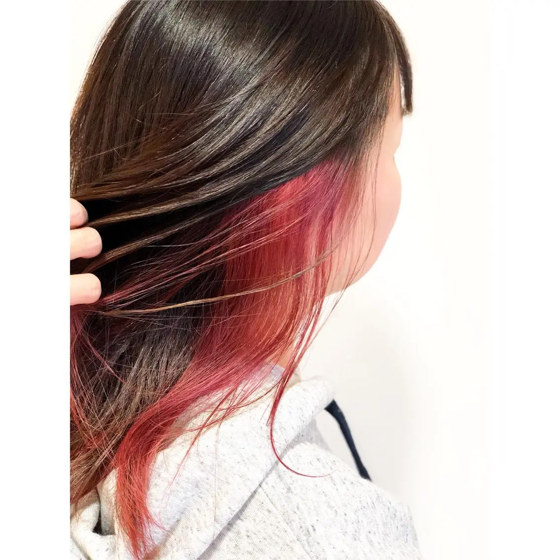 ミディアム カラー ベージュカラー ブリーチ イルミナカラー インナーカラー ピンクカラー 門田 恭弥のヘアスタイル