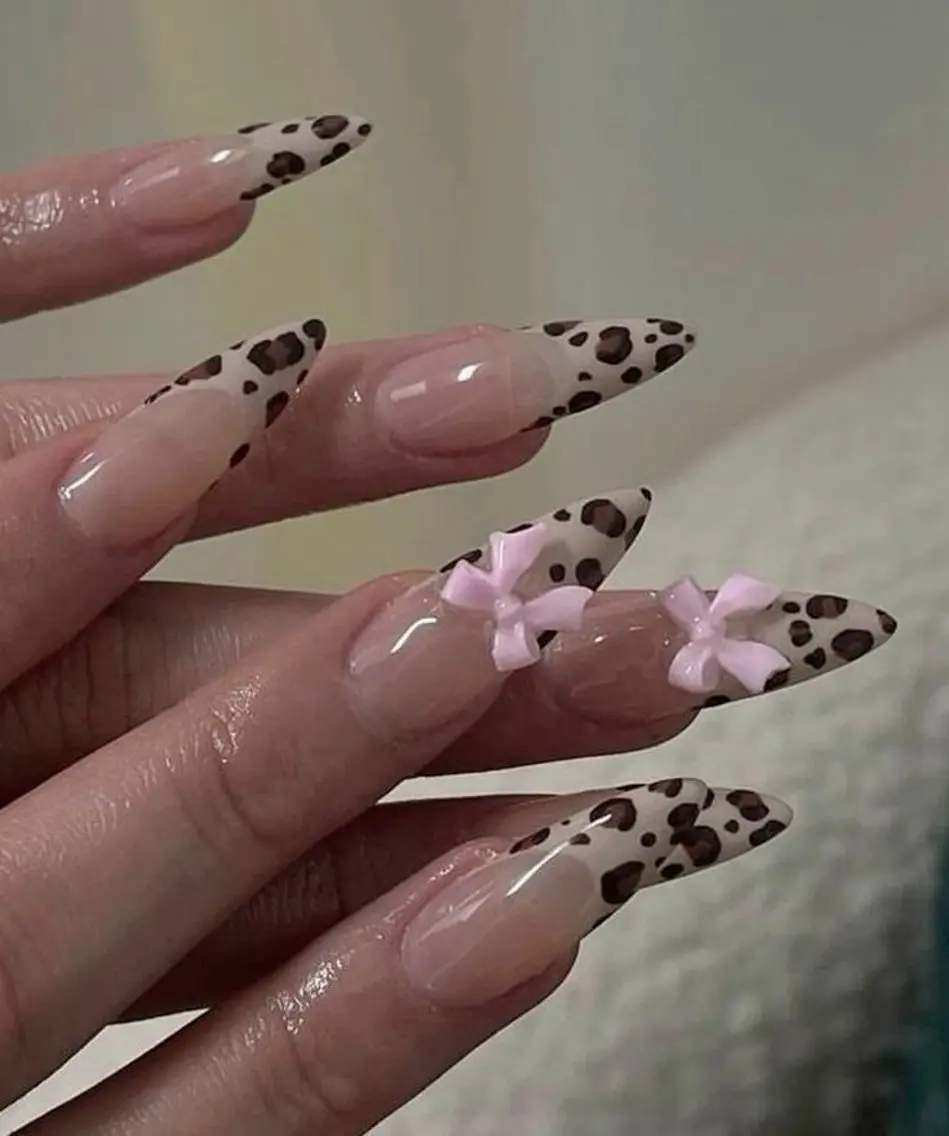 ネイル 韓国ネイル マグネットネイル 持ち込み ハンドネイル Mimi Nail_Royalのネイルデザイン