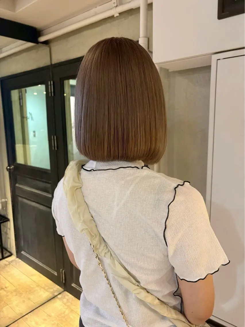ショート ヘアカラー ベージュ✖️オリーブ ひより🌿🕊️のヘアスタイル