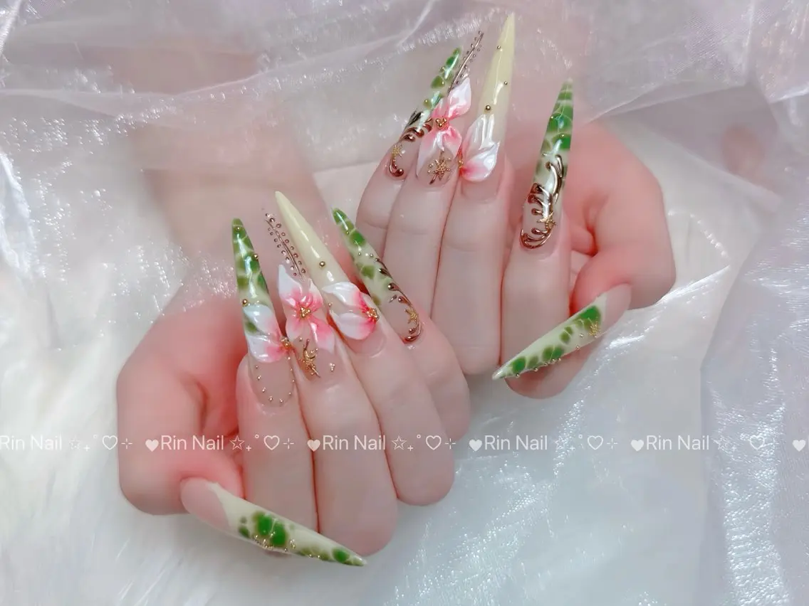 ネイル オーロラネイル ブルー フットネイル ジェルネイル 氷ネイル・うるうるネイル ハンドネイル Rin Nail 新大久保店のネイルデザイン