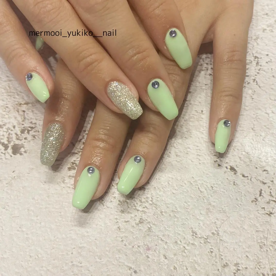 ネイル 韓国ネイル シンプルネイル 春ネイル ストーンネイル ネイルチップ mermooi nailのネイルデザイン