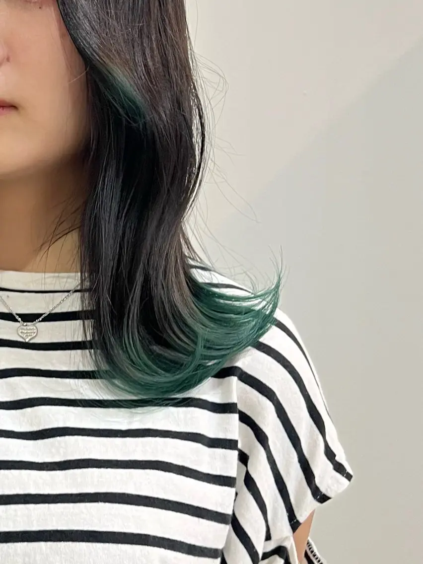 ミディアム カラー デザインカラー ヘアカラー 切りっぱなしボブ/ ブリーチカラー/大塚のヘアスタイル
