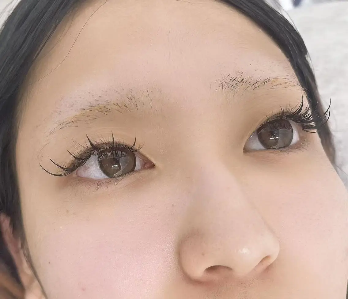 マツエク・マツパ 束感まつ毛 韓国風マツエク ナチュラル ワンホンマツエク (∩_∩)ミモ🧸E yelash&ネイルのマツエク・マツパデザイン