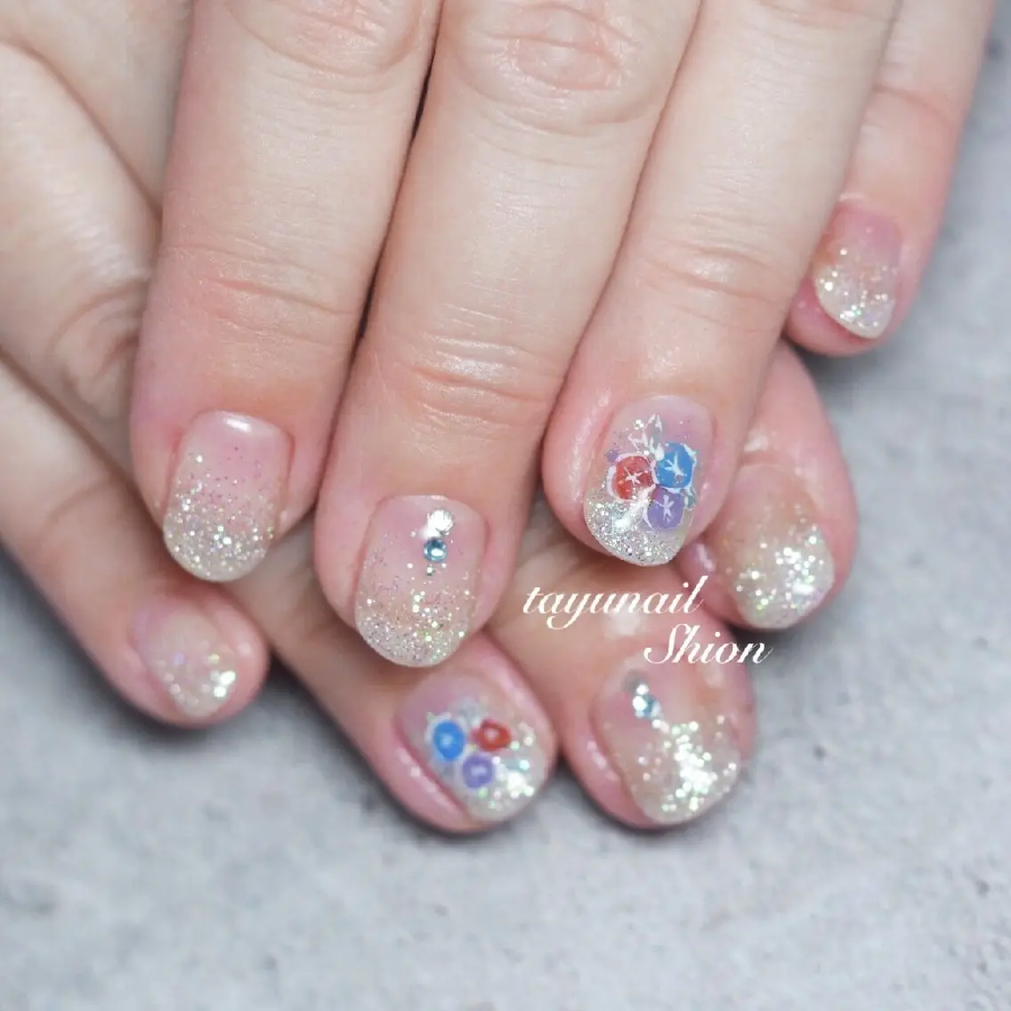 ネイル ブルー ジェルネイル キラキラネイル ラメ(グリッター) ラメグラデーション ネイルサロン 【たゆnail】のネイルデザイン