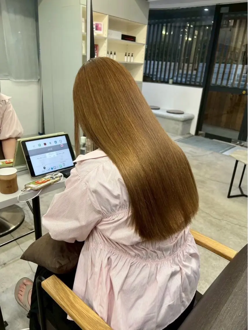 ロング パーマ 縮毛矯正 トリートメント 韓国×艶ハイトーンが かわいい✨️リオ🍒のヘアスタイル
