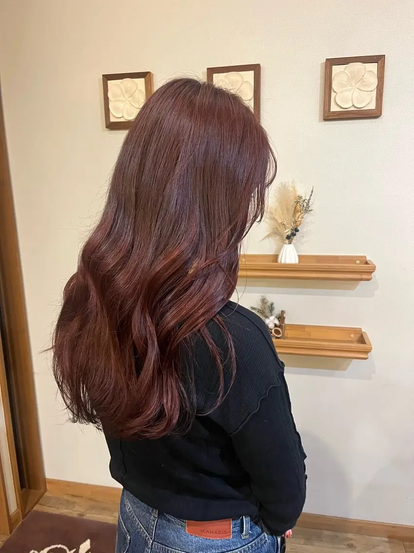 ロング カラー ヘアアレンジ ピンクカラー レッドカラー 栗林 姫花のヘアスタイル
