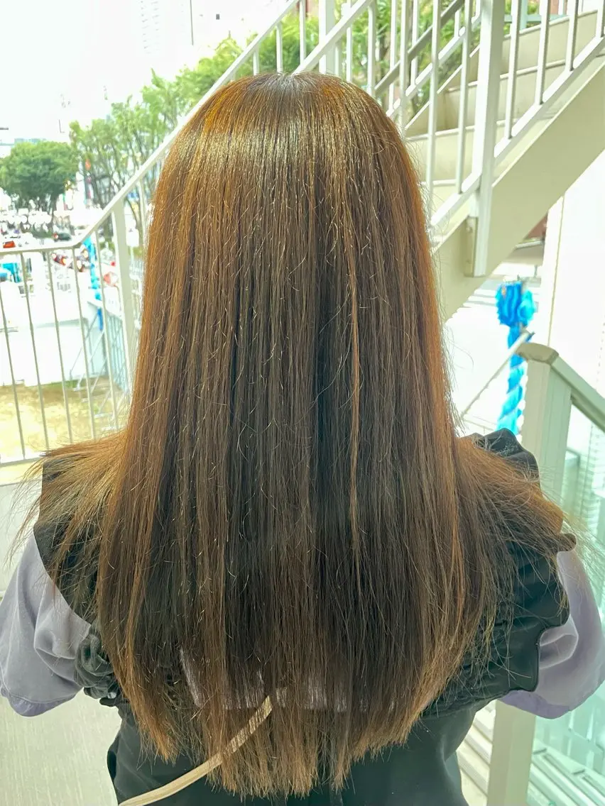 ロング カラー ブリーチ カット ヘアカラー トリートメント 立川・くびれミディ 旬なデザインカラーのヘアスタイル