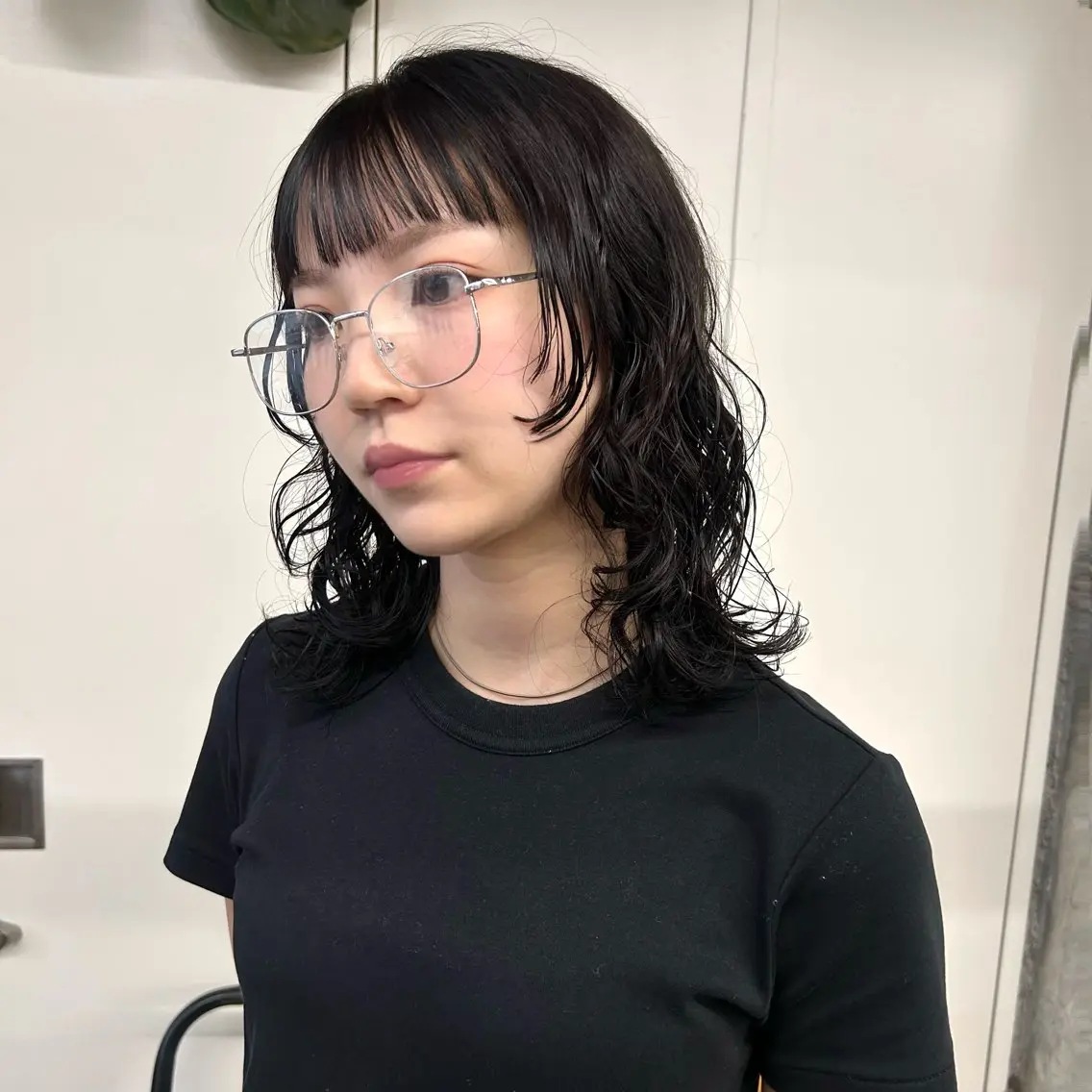 ミディアム カラー パーマ ミディアムパーマ レイヤーカット オン眉 カット ヘアカラー パーマ 伊藤ほのか/パーマ /酸性ストレートのヘアスタイル