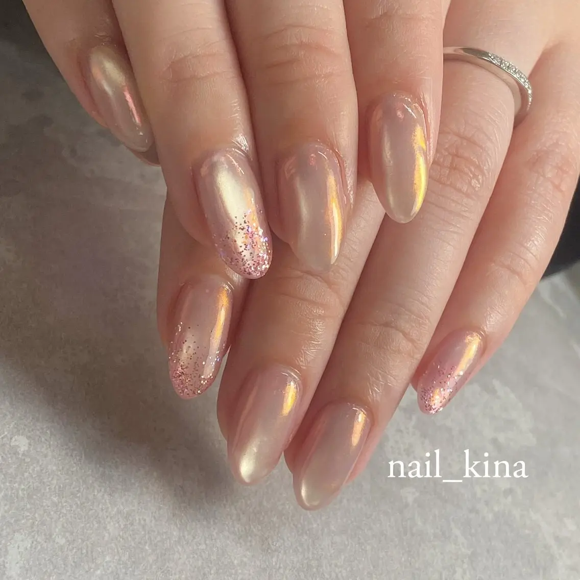 ネイル ラメ(グリッター) マグネットネイル マグネットワンカラー ニュアンスネイル ワンカラーネイル nail_ kinaのネイルデザイン