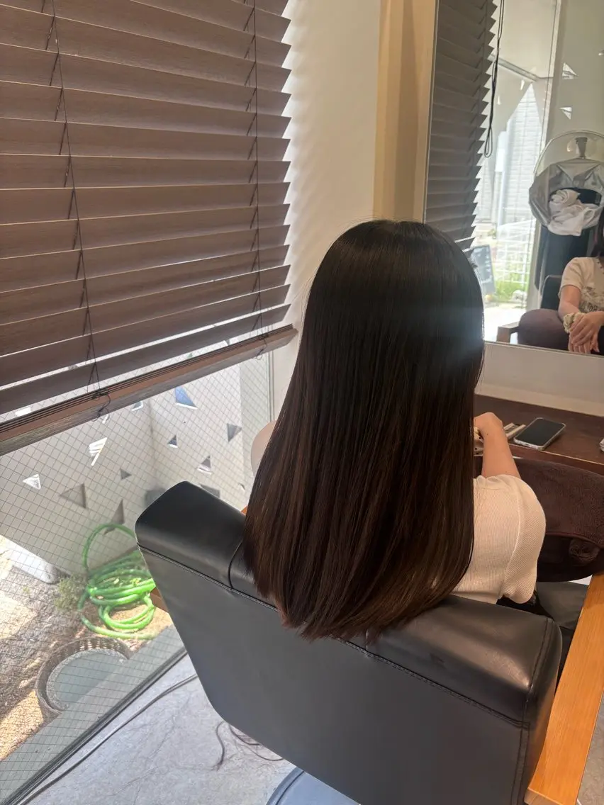 ミディアム 真鍋 月音のヘアスタイル
