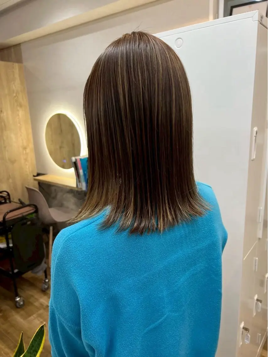 セミロング カラー ハイライトカラー ハイライト 石田 唯斗のヘアスタイル
