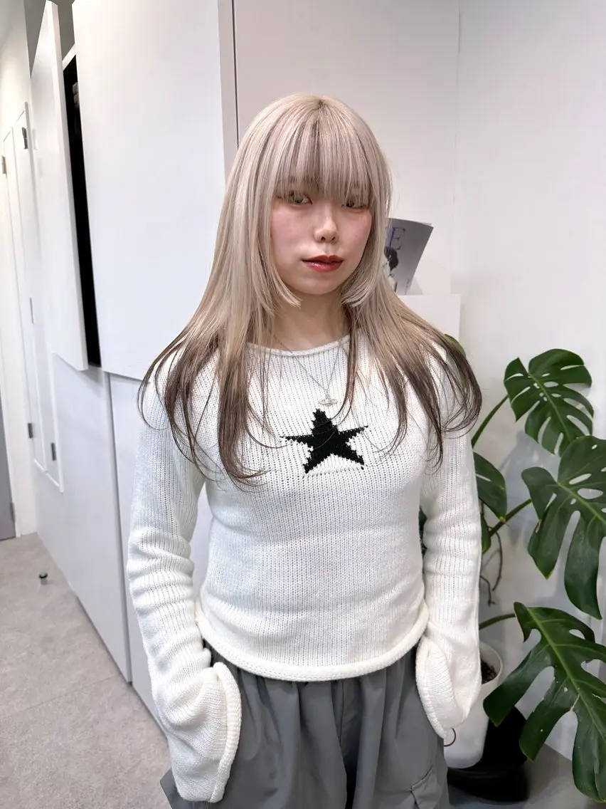 ミディアム カラー 黒髪 ブロンド ホワイトブロンド ハイライト🌟/ ボブ/豊田のヘアスタイル