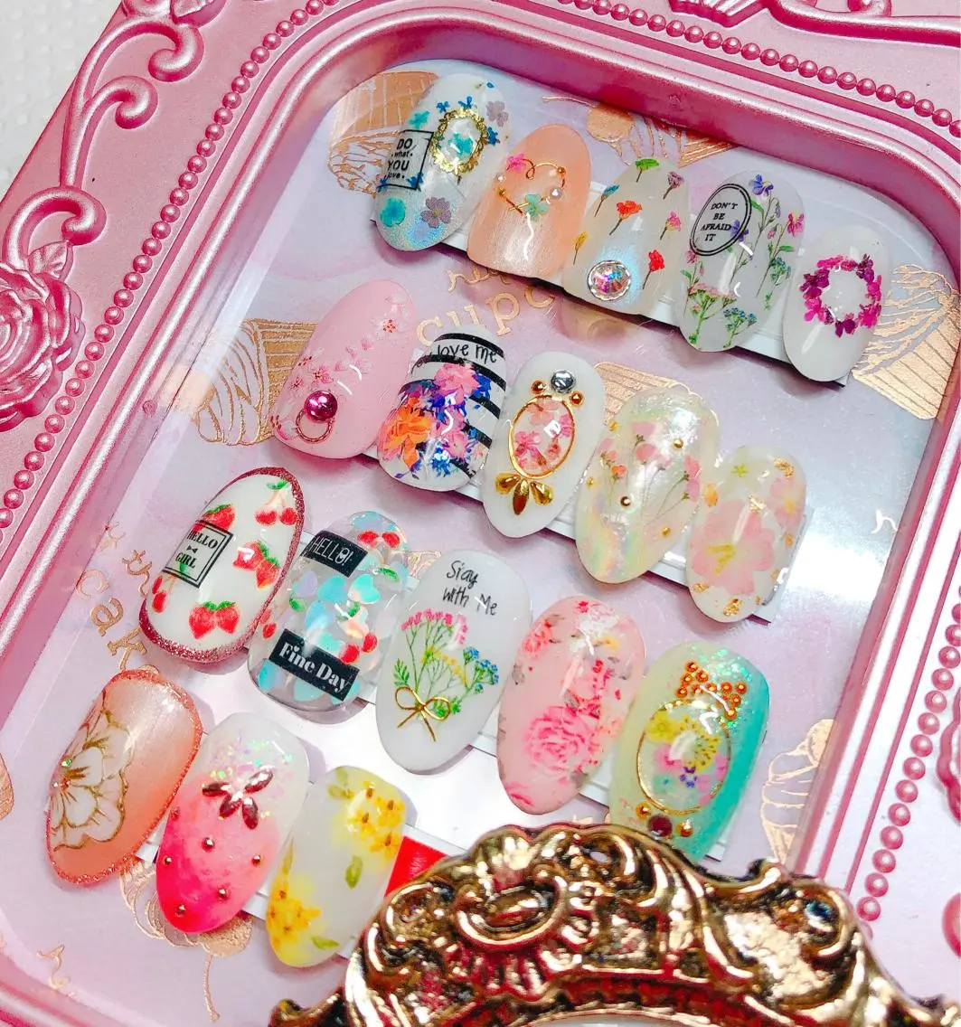 ネイル アートネイル 春ネイル CROWN プライベートサロンのネイルデザイン