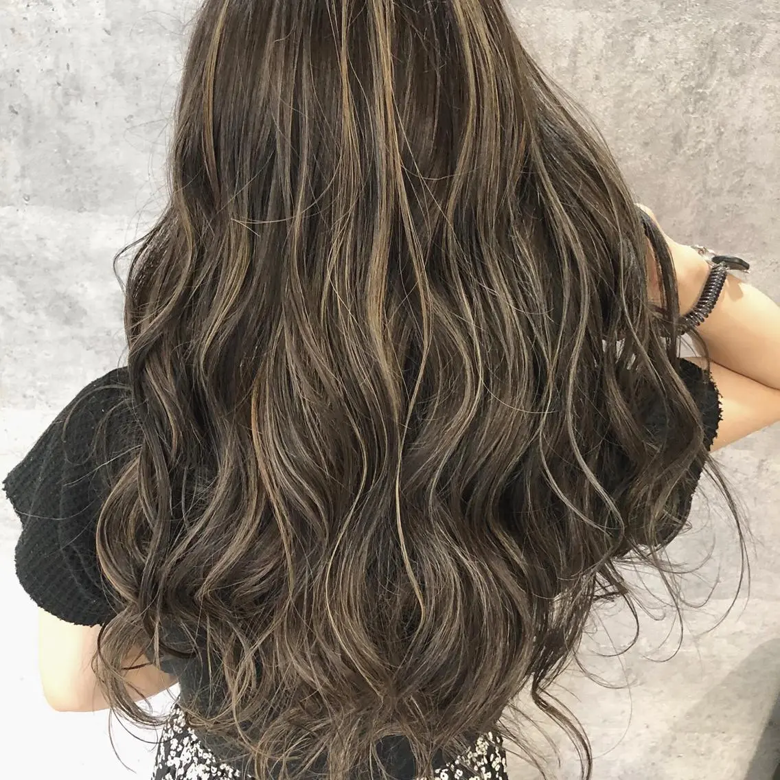 ロング カラー ハイライトカラー ハイライト ✨MiL✨ ✨心斎橋✨のヘアスタイル