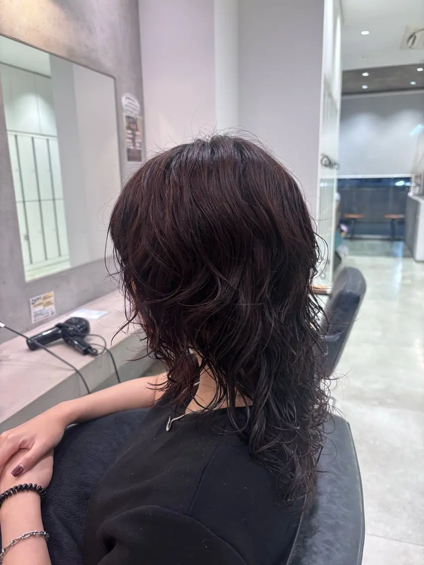 セミロング カット パーマ 羽田 莉野のヘアスタイル