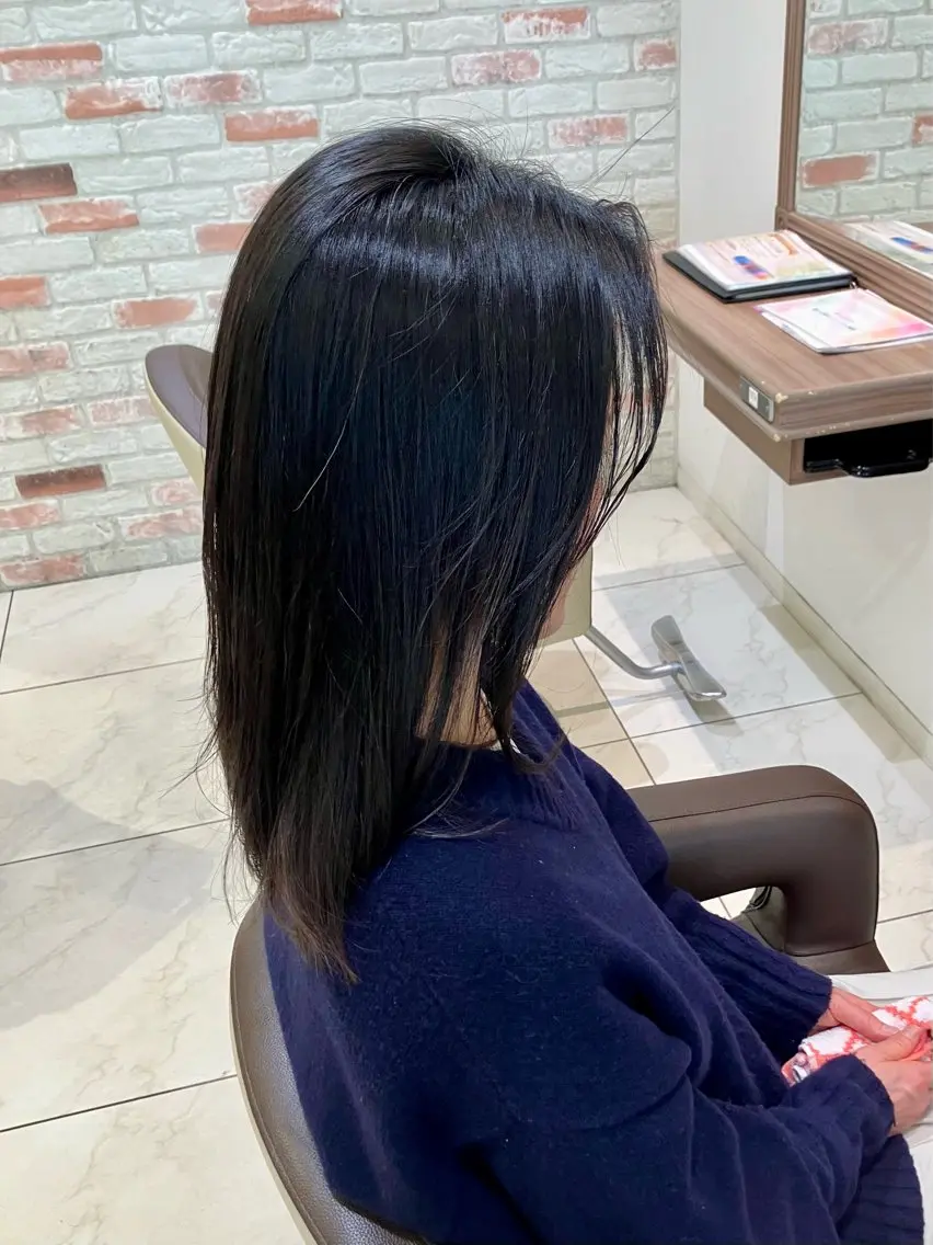 セミロング ☂️Ash 新杉田☂️山本のヘアスタイル