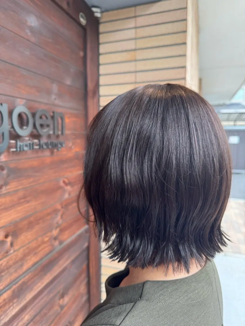 ミディアム ボブ くびれヘア レイヤーカット 外ハネヘア 丹 由佳のヘアスタイル