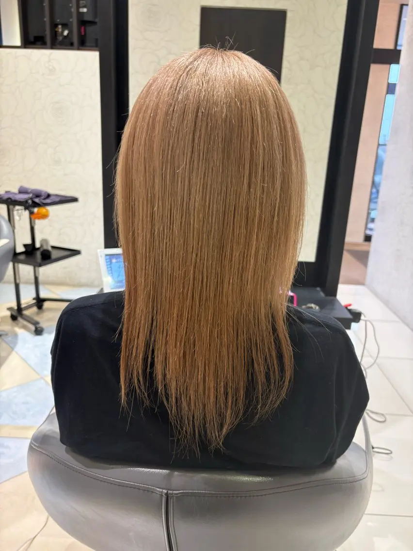 セミロング カラー パーマ 高橋 久美子のヘアスタイル