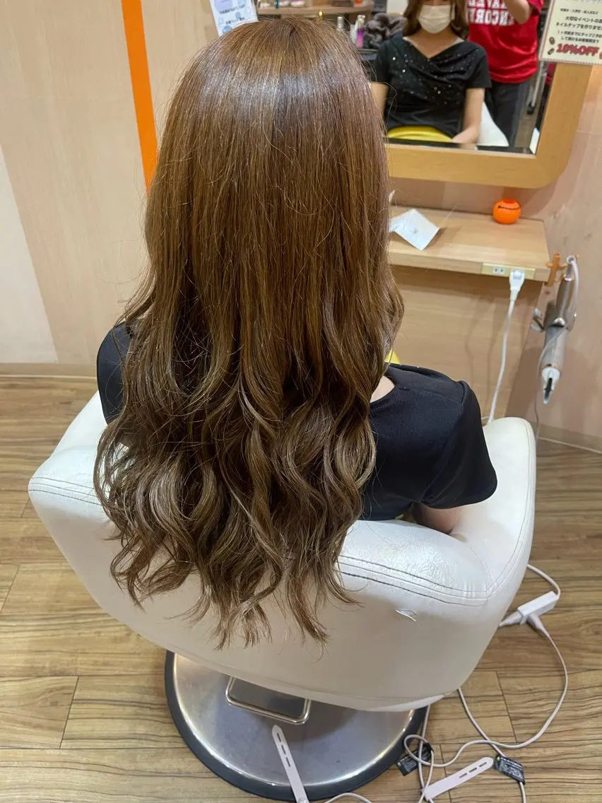 ロング カット ヘアカラー 寺田 詩のヘアスタイル